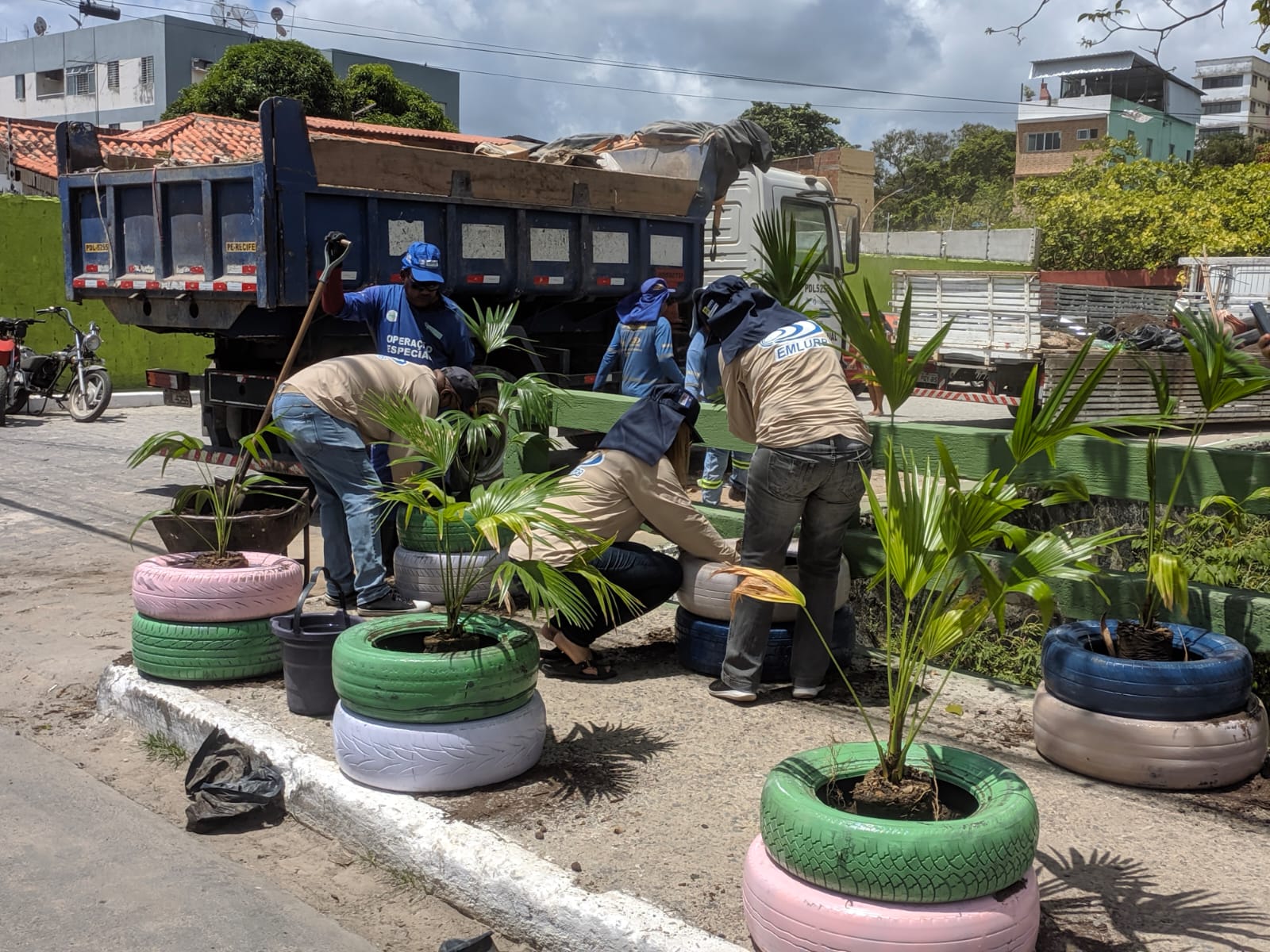 emlurb realiza sensibilização na avenida marechal cordeiro de farias