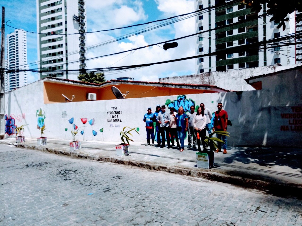 Emlurb realiza sensibilização na Rua Pio