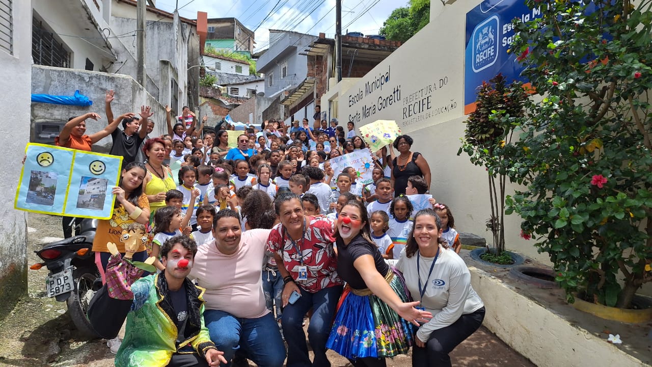 Emlurb realiza sensibilização e peça teatral educativa na escola Municipal Santa Maria Goretti