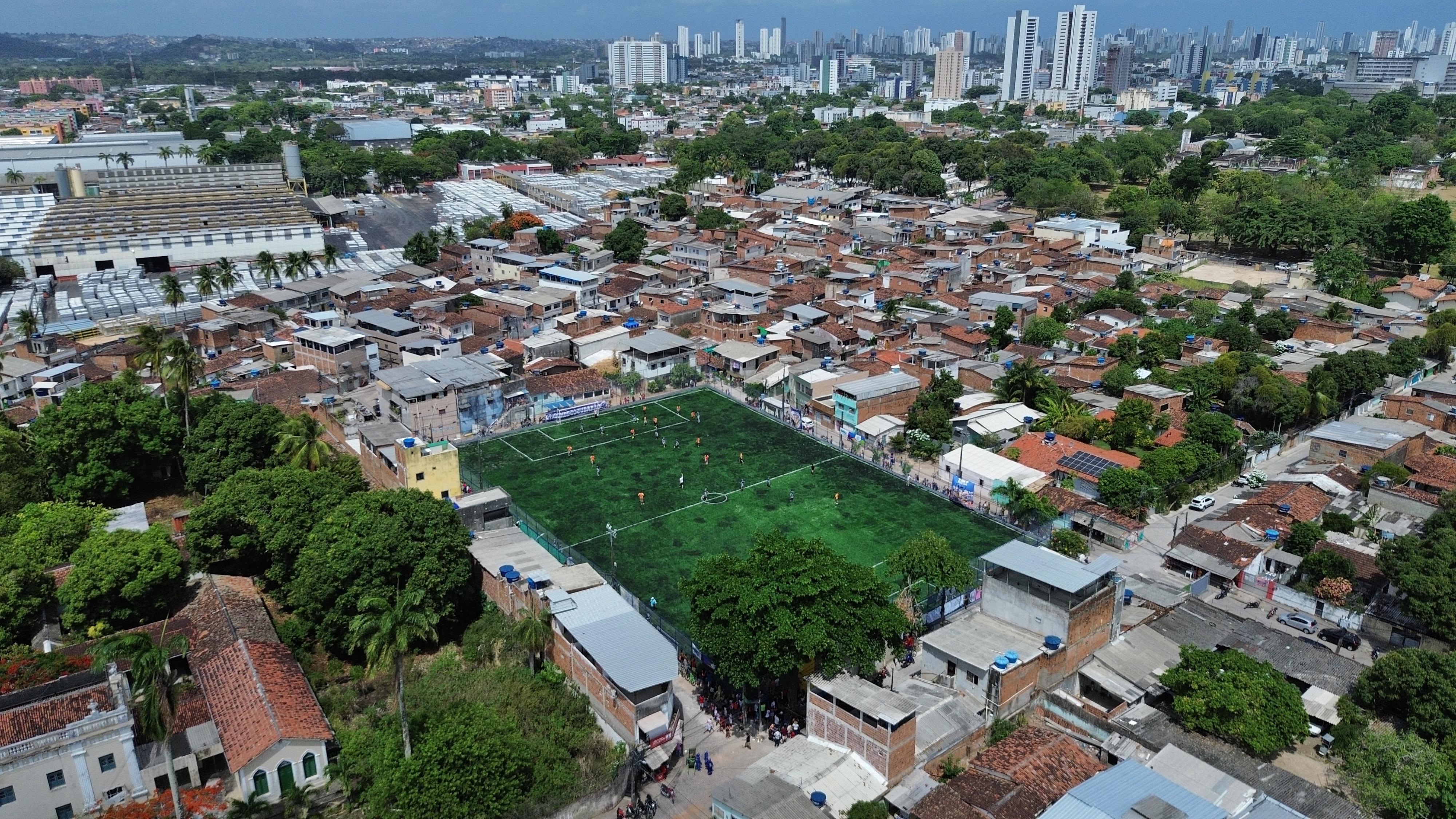 Na Várzea, Prefeitura do Recife entrega 15° Gramadão e mais uma obra do Rua Tinindo