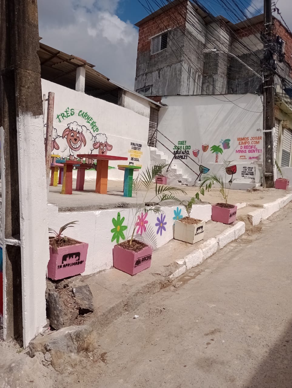 Emlurb realiza sensibilização na Av. São Paulo x R. Iratinga, em Três Carneiros 