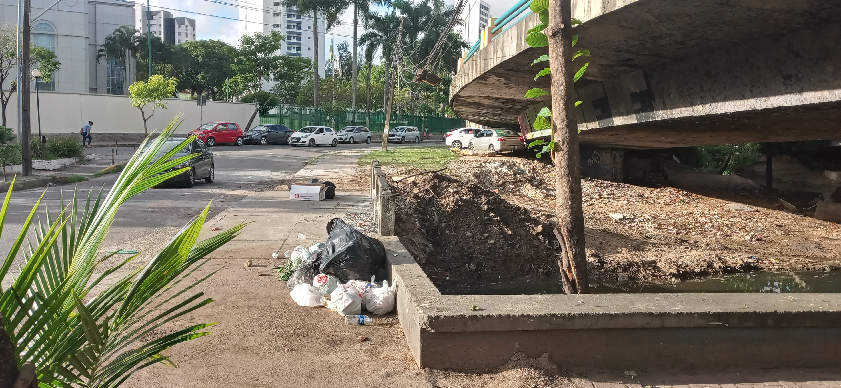 Emlurb realiza sensibilização em Rua Dr. João Santos Filho