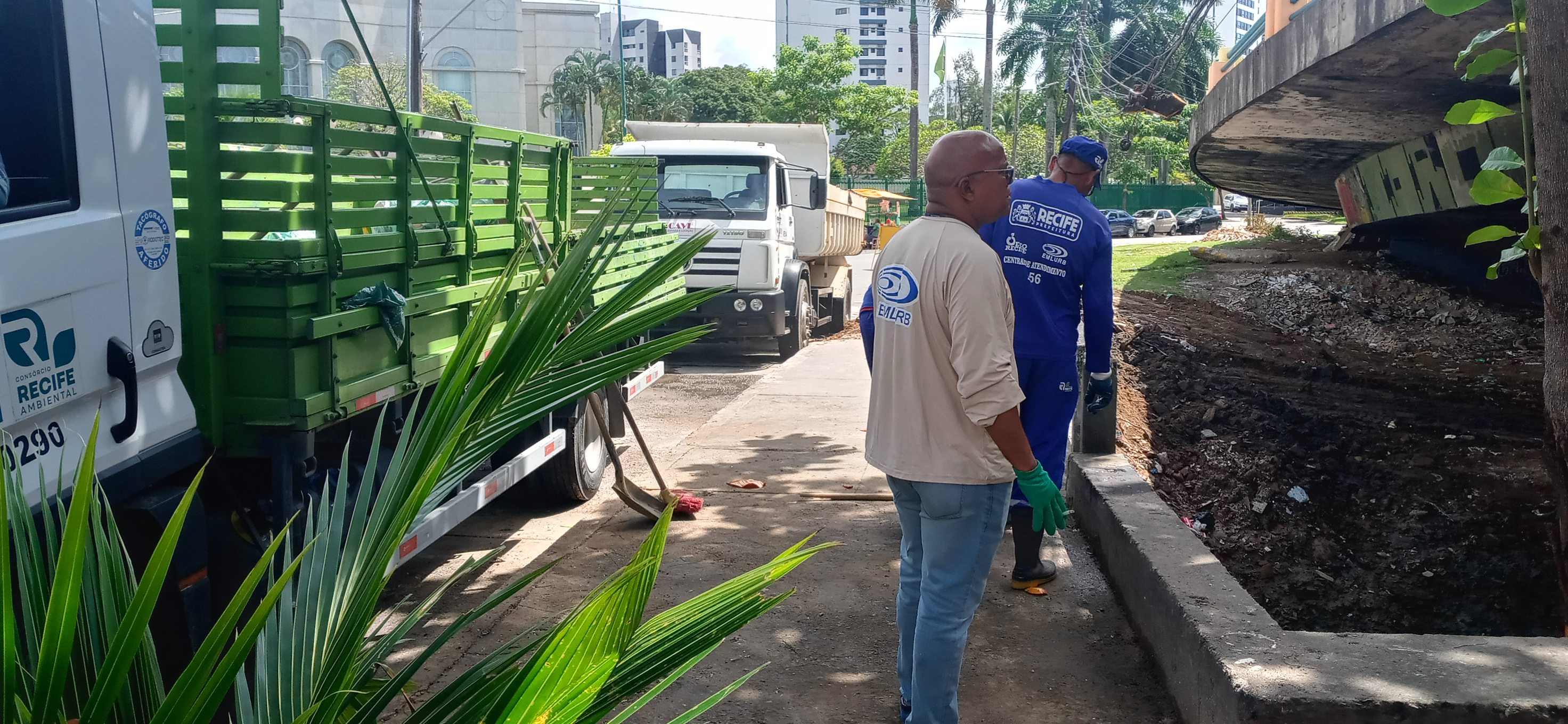 Emlurb realiza sensibilização em Rua Dr. João Santos Filho