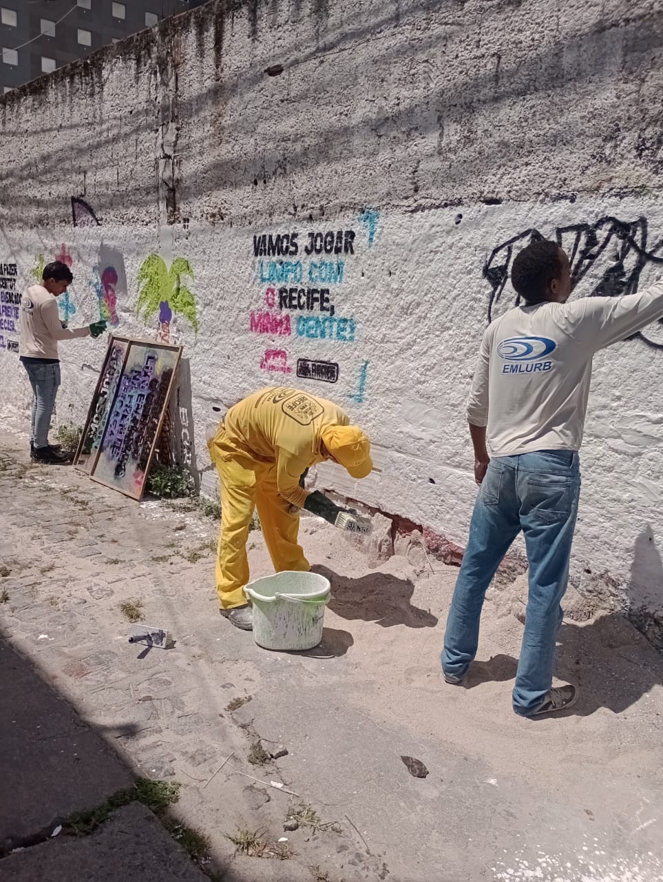 Emlurb realiza sensibilização na Rua Pereira da Costa X Rua Jeremias Bastos 