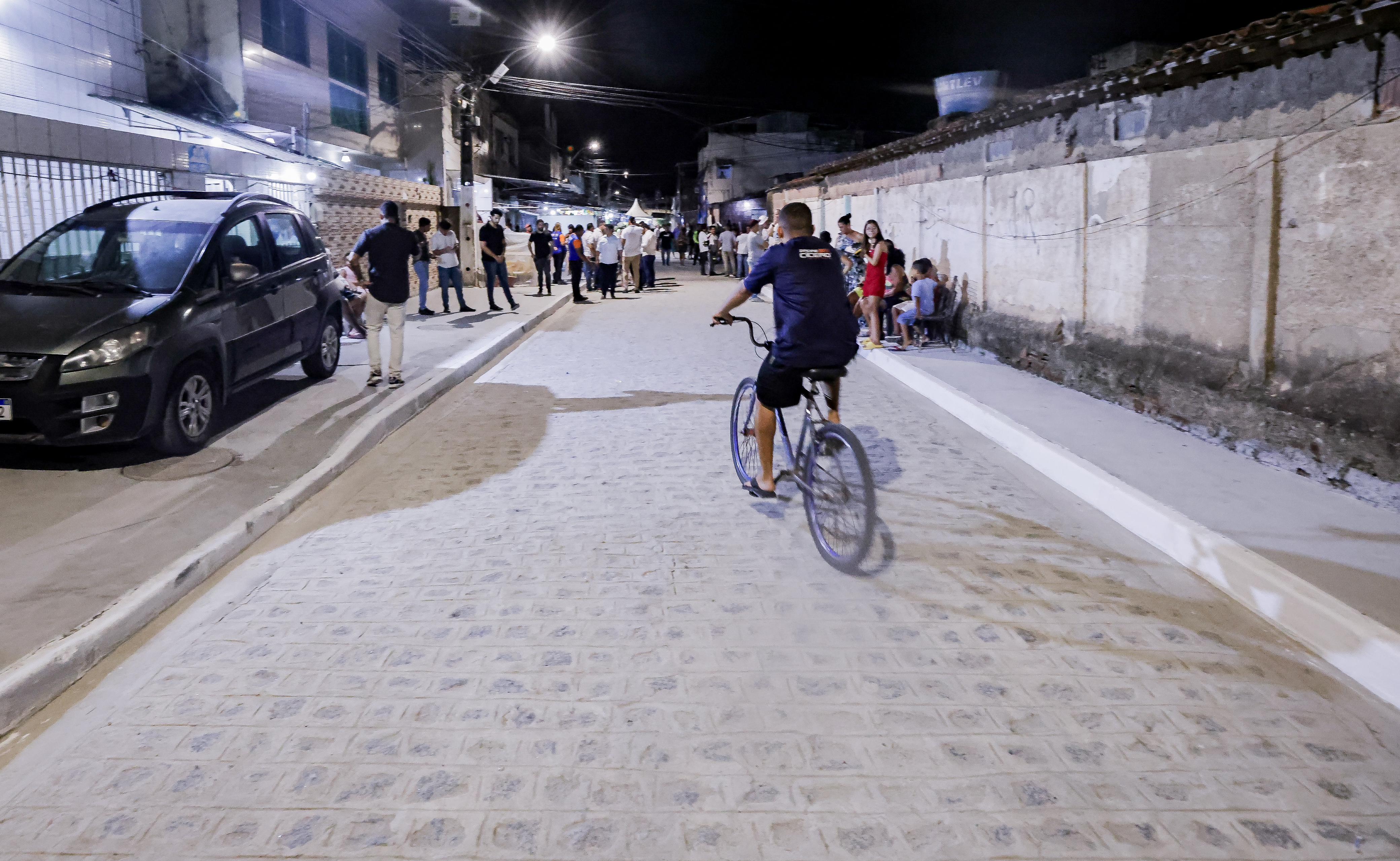 Rua Tinindo: Imbiribeira recebe mais uma obra de pavimentação e drenagem pelo programa