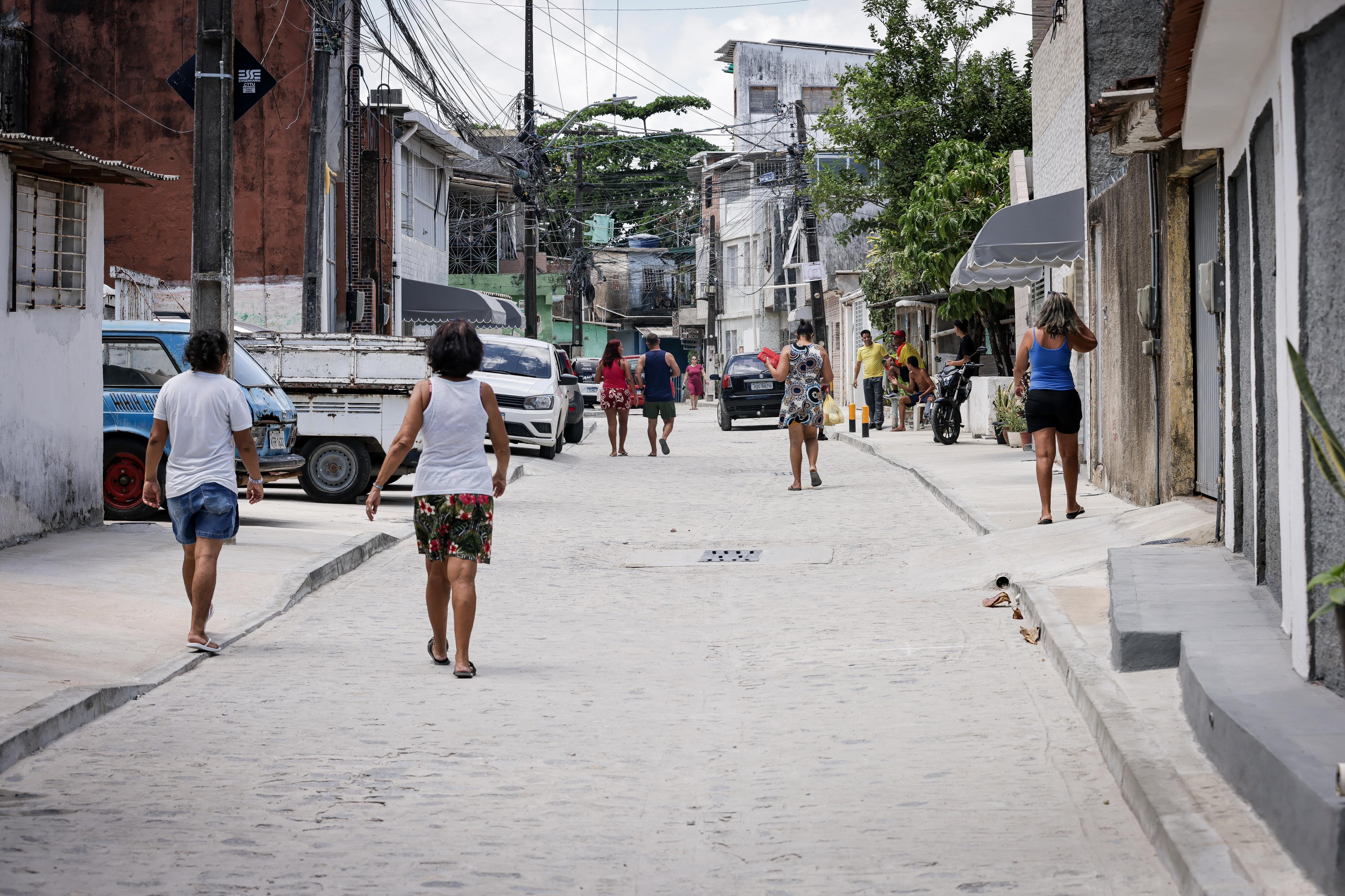 Prefeitura do Recife entrega mais duas vias beneficiadas pelo Programa Rua Tinindo