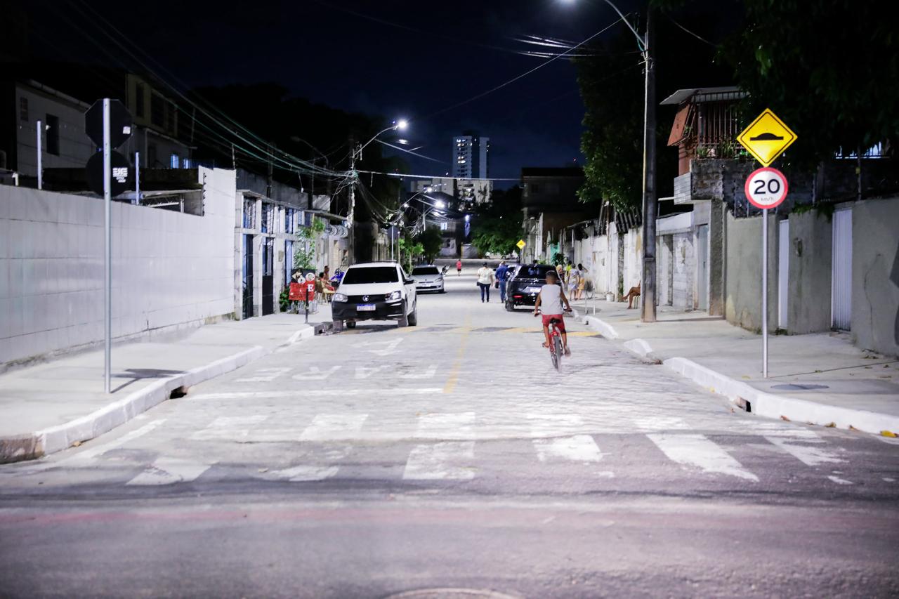 Prefeitura do Recife entrega obras dos programas Rua Tinindo e Tá Aprumado