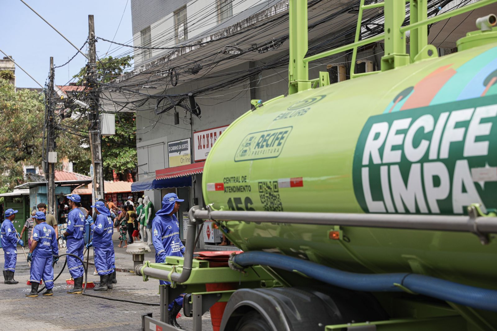 Prefeitura do Recife reforça limpeza urbana com aumento de efetivo, novos equipamentos e ações educativas 