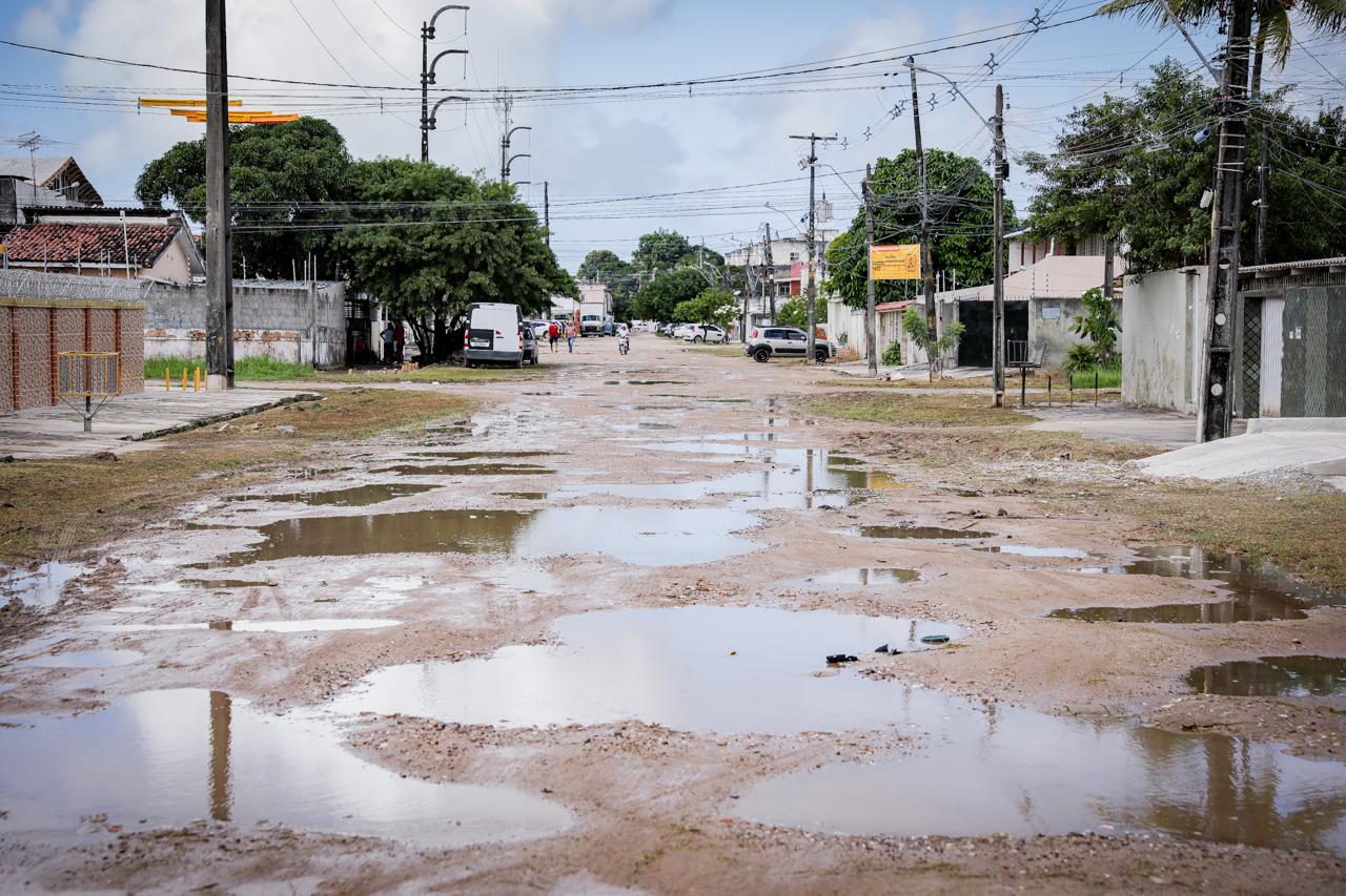 Prefeitura do Recife realiza entregas na Mangueira e Sítio dos Pintos e inicia obra em Afogados