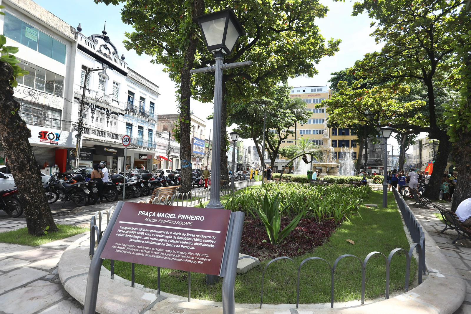 Prefeitura do Recife entrega Praça Maciel Pinheiro requalificada