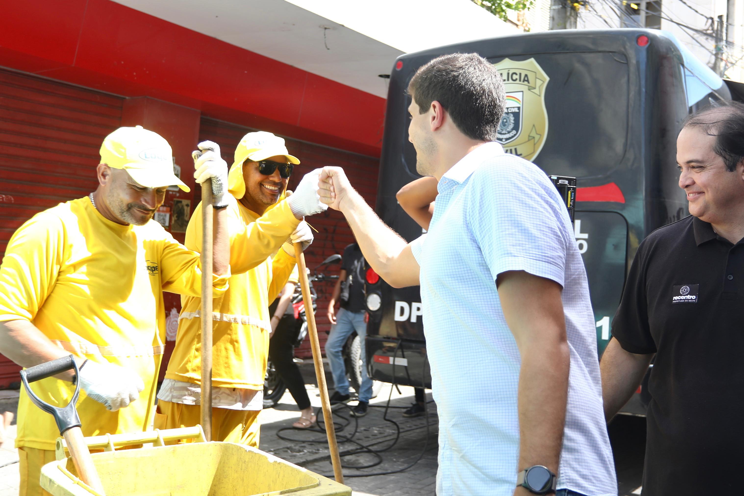 Prefeitura do Recife entrega Praça Maciel Pinheiro requalificada