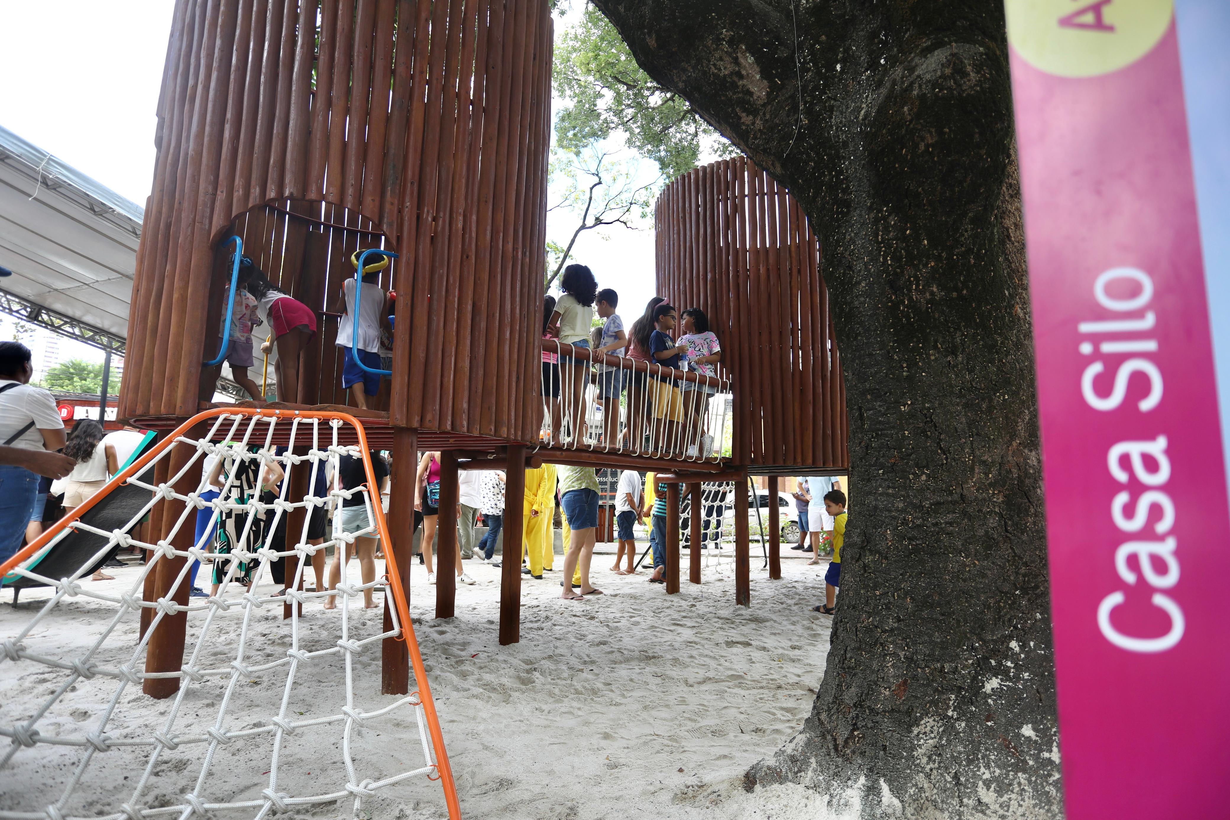 Prefeitura do Recife entrega a sétima Praça da Infância na Madalena