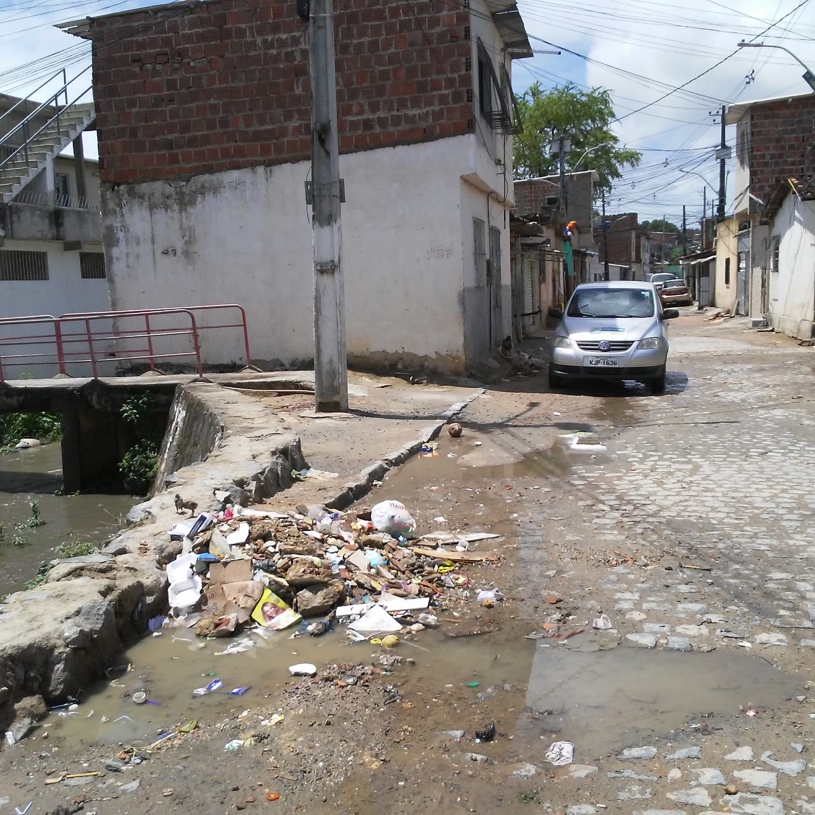 Emlurb realiza sensibilização na Rua Emilia