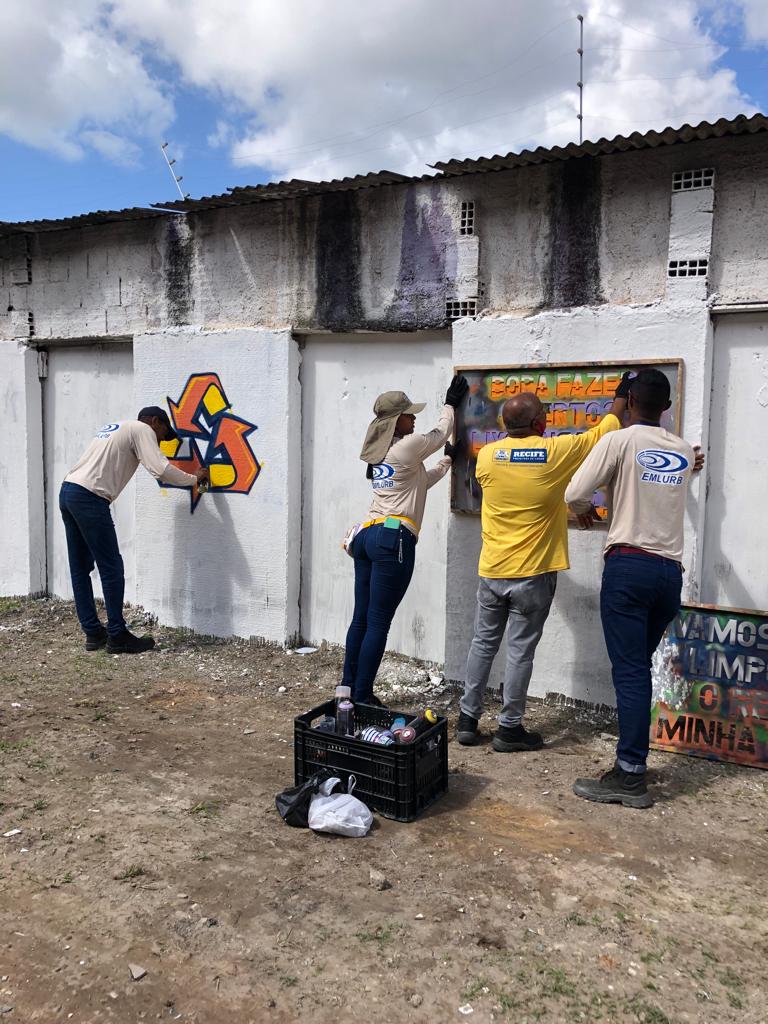 emlurb realiza sensibilização na rua carlos lira