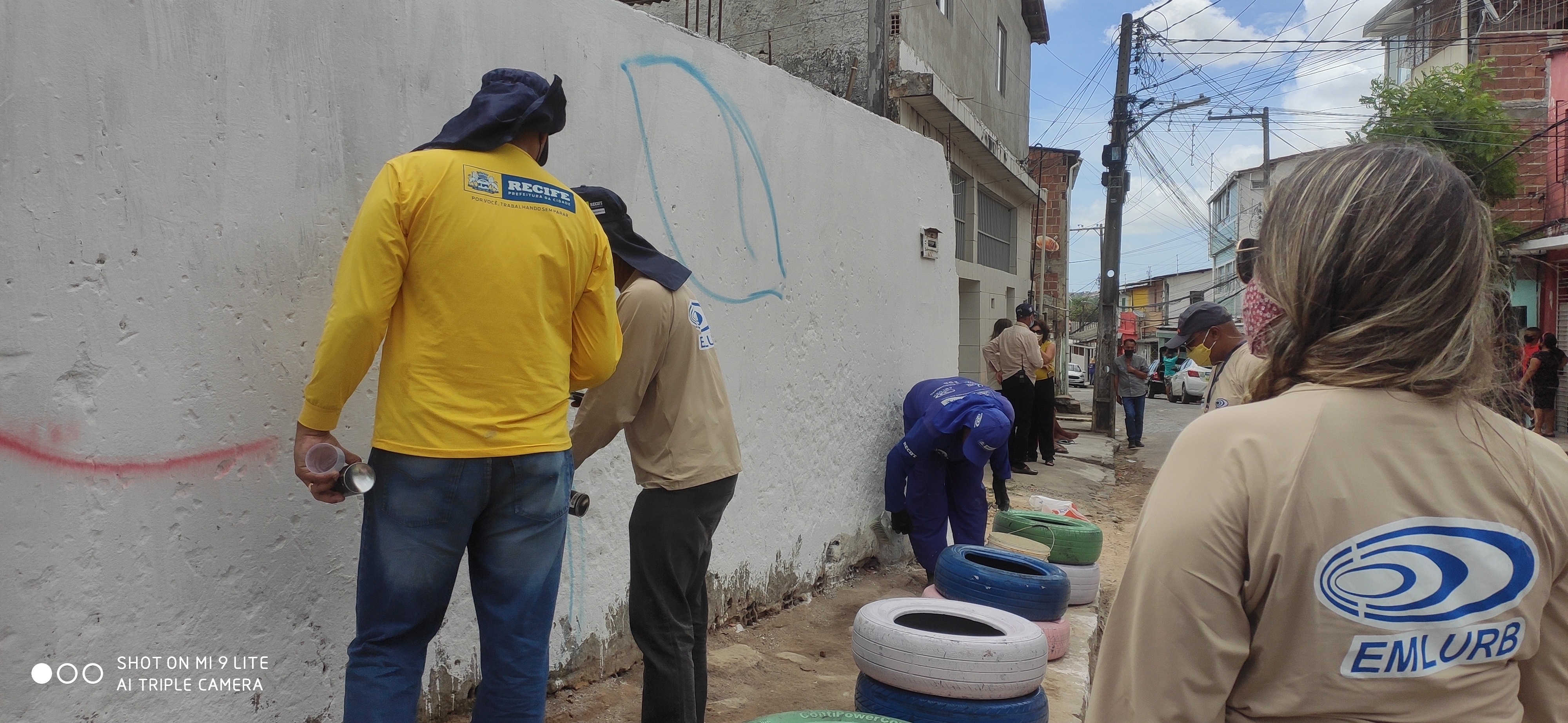 Emlurb realiza sensibilização na rua maria de lourdes