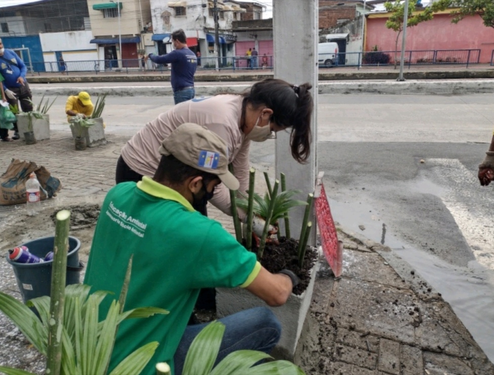 emlurb realiza sensibilização em santo amaro