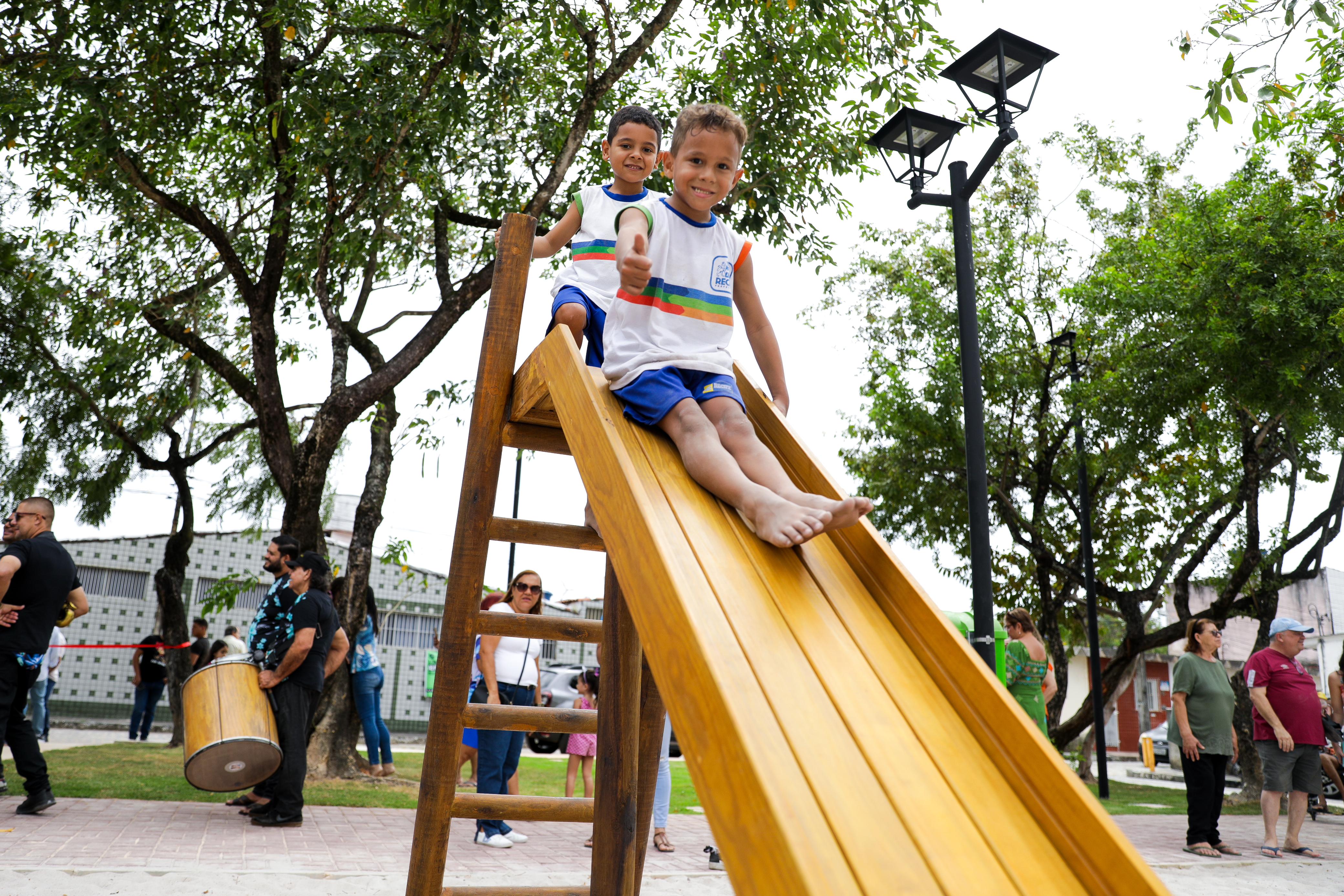 Prefeitura do Recife entrega Praça do Jacaré, no Ipsep, requalificada