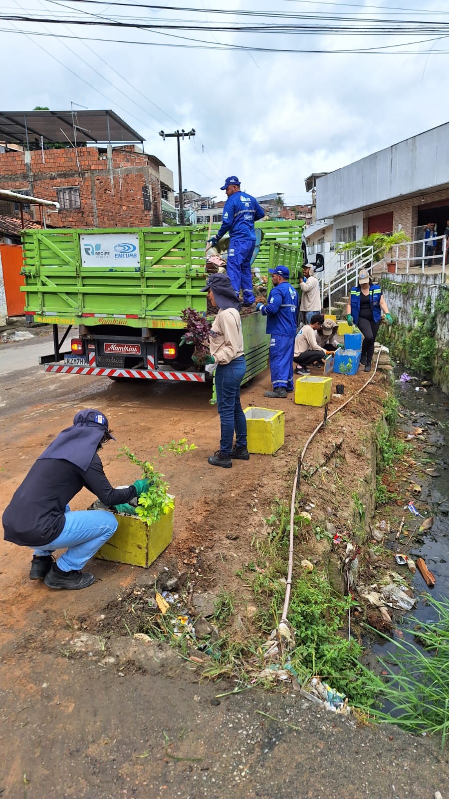 Emlurb realiza sensibilização em Rua Córrego do Joaquim