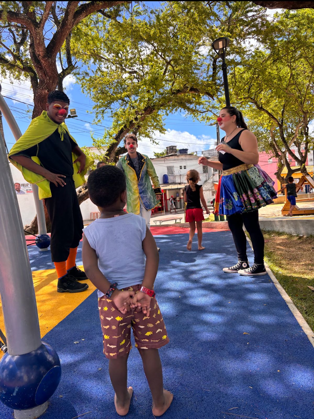 Emlurb realiza sensibilização com Peça Teatral na Praça da Infância