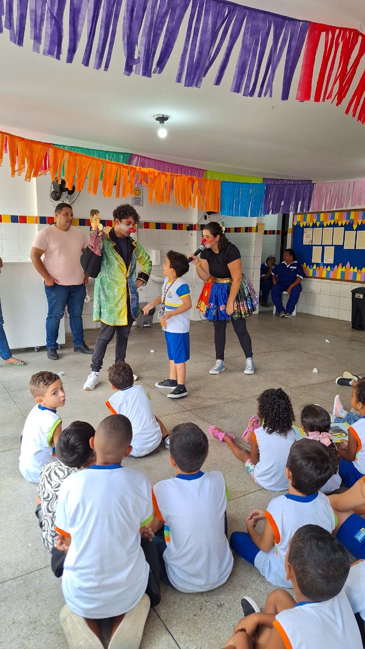 Emlurb realiza sensibilização e peça teatral educativa na escola Municipal Santa Maria Goretti