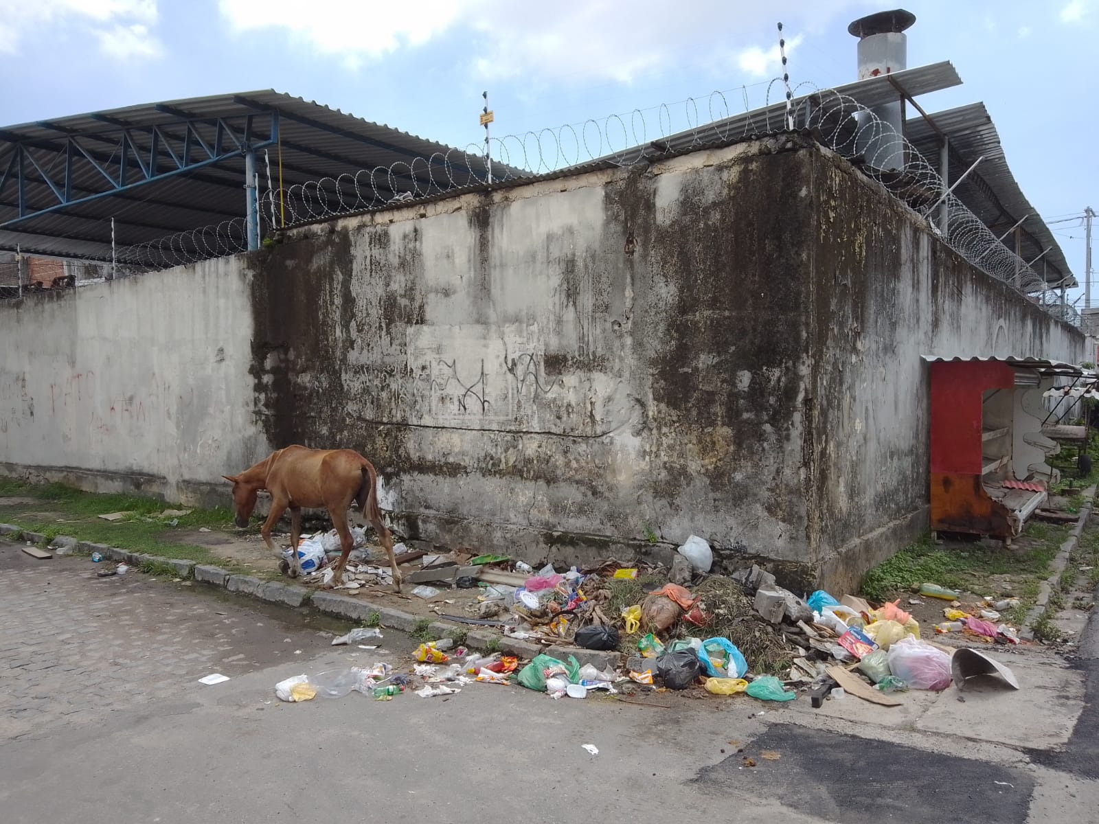 Emlurb realiza mais um Tá Aprumado na R. Ribeirão Vermelho x R. Rio Parnaíba