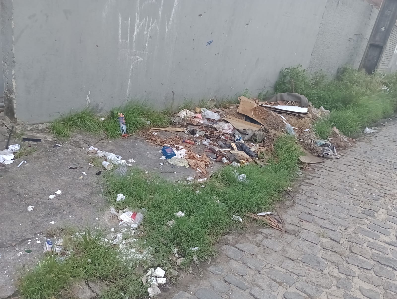 Emlurb realiza sensibilização na Rua dos Artistas 