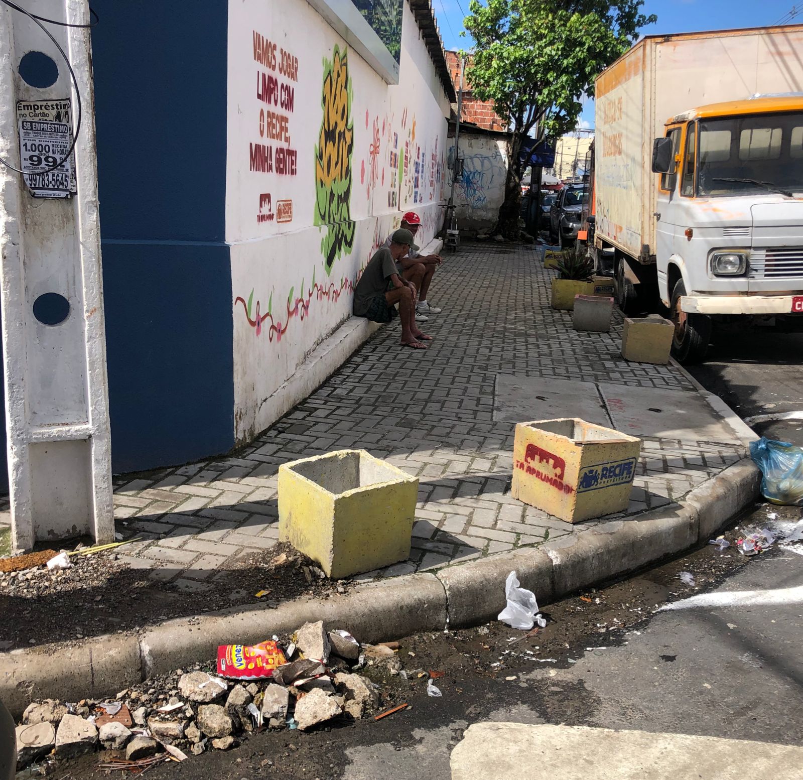 Emlurb realiza sensibilização na Rua Manoel Gonçalves da Luz