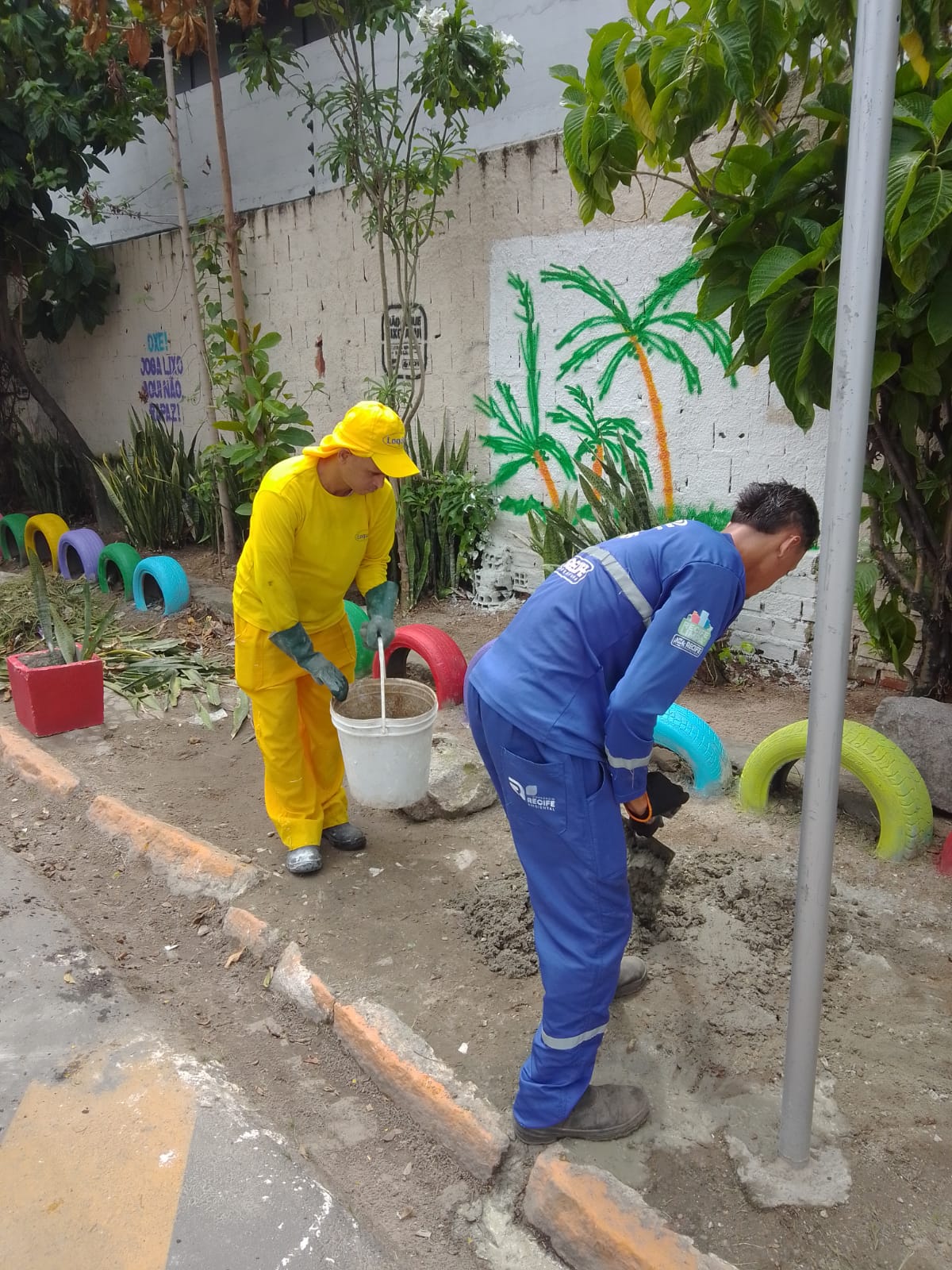 Emlurb realiza sensibilização em Avenida Encanta Moça