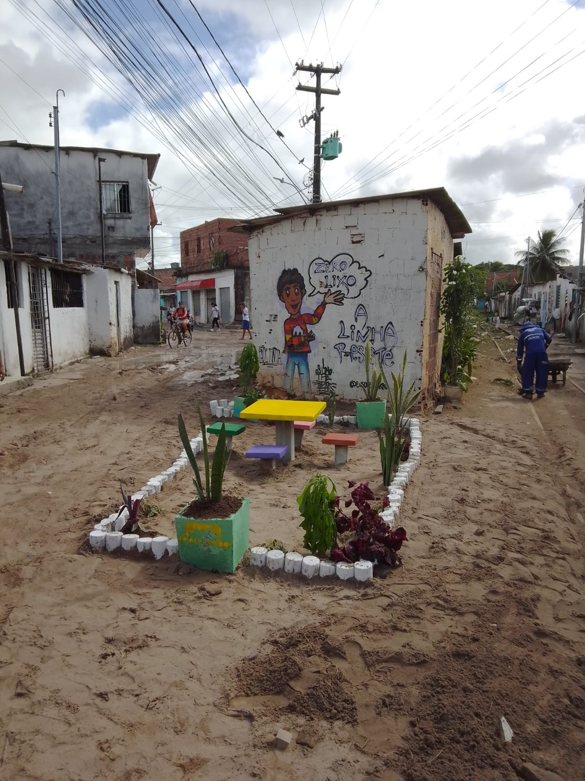 Emlurb realiza sensibilização em Rua Azeitona no Ibura