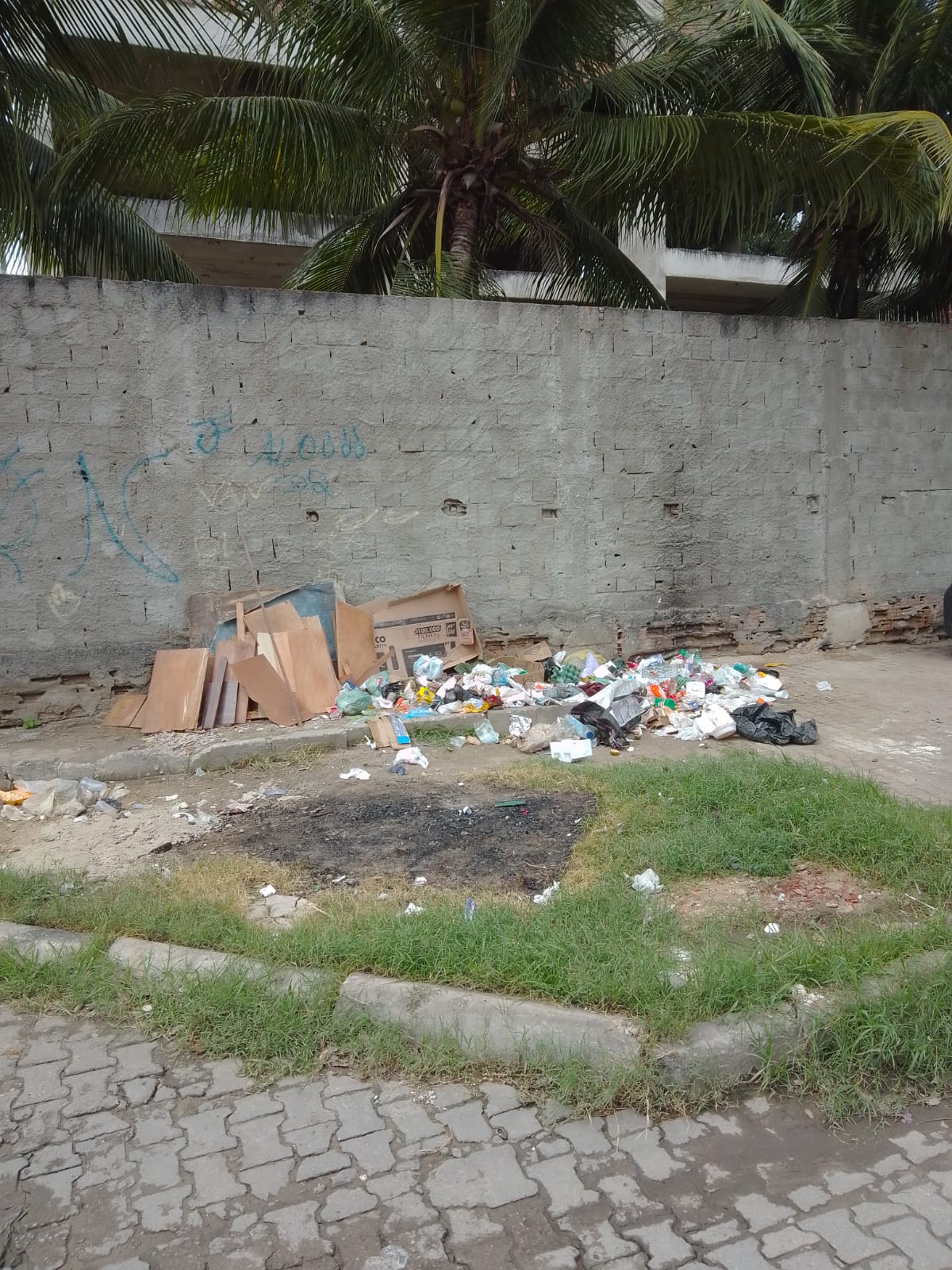 Emlurb realiza sensibilização na Rua Eládio Ramos