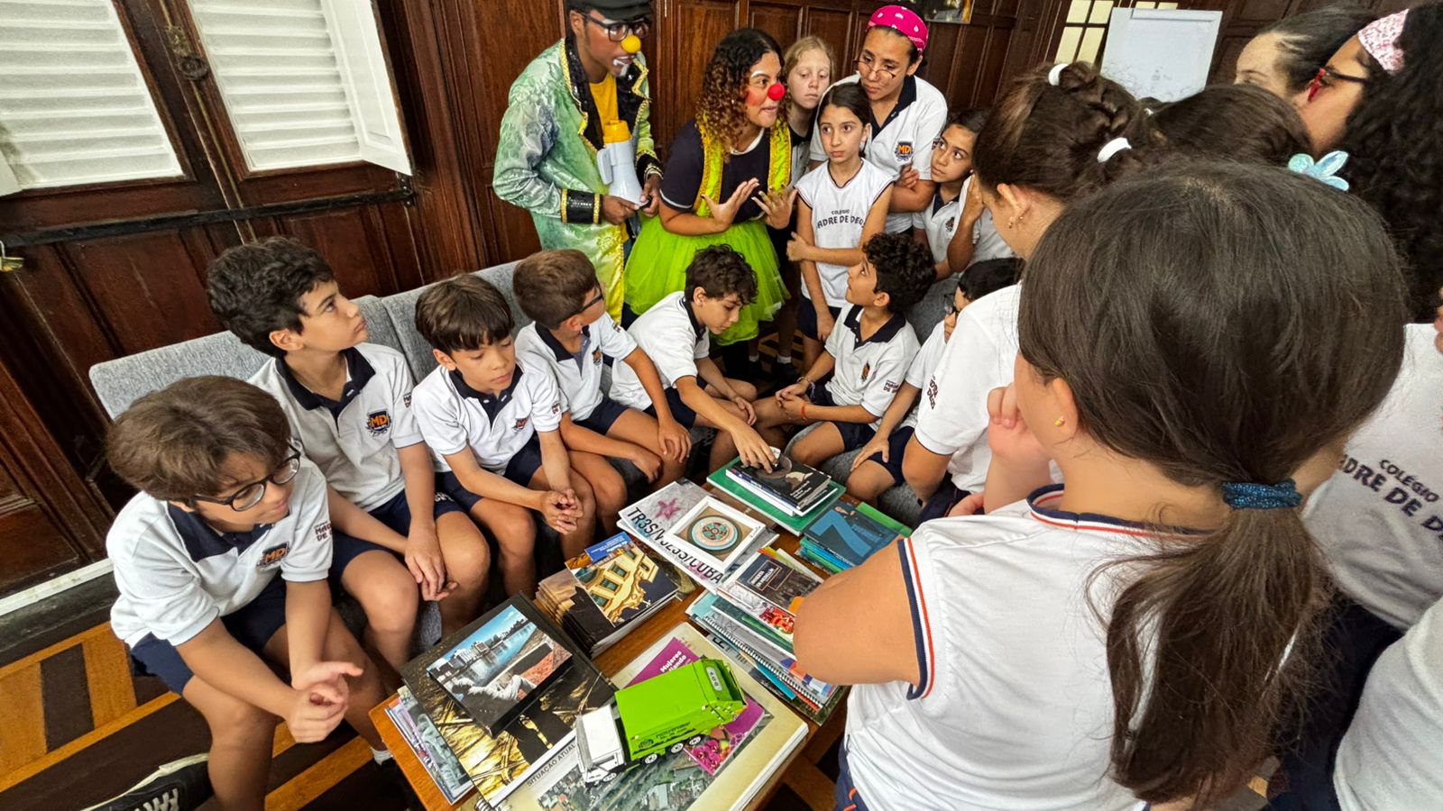 Unsa realiza apresentação teatral para Escola Madre de Deus na sede da Emlurb