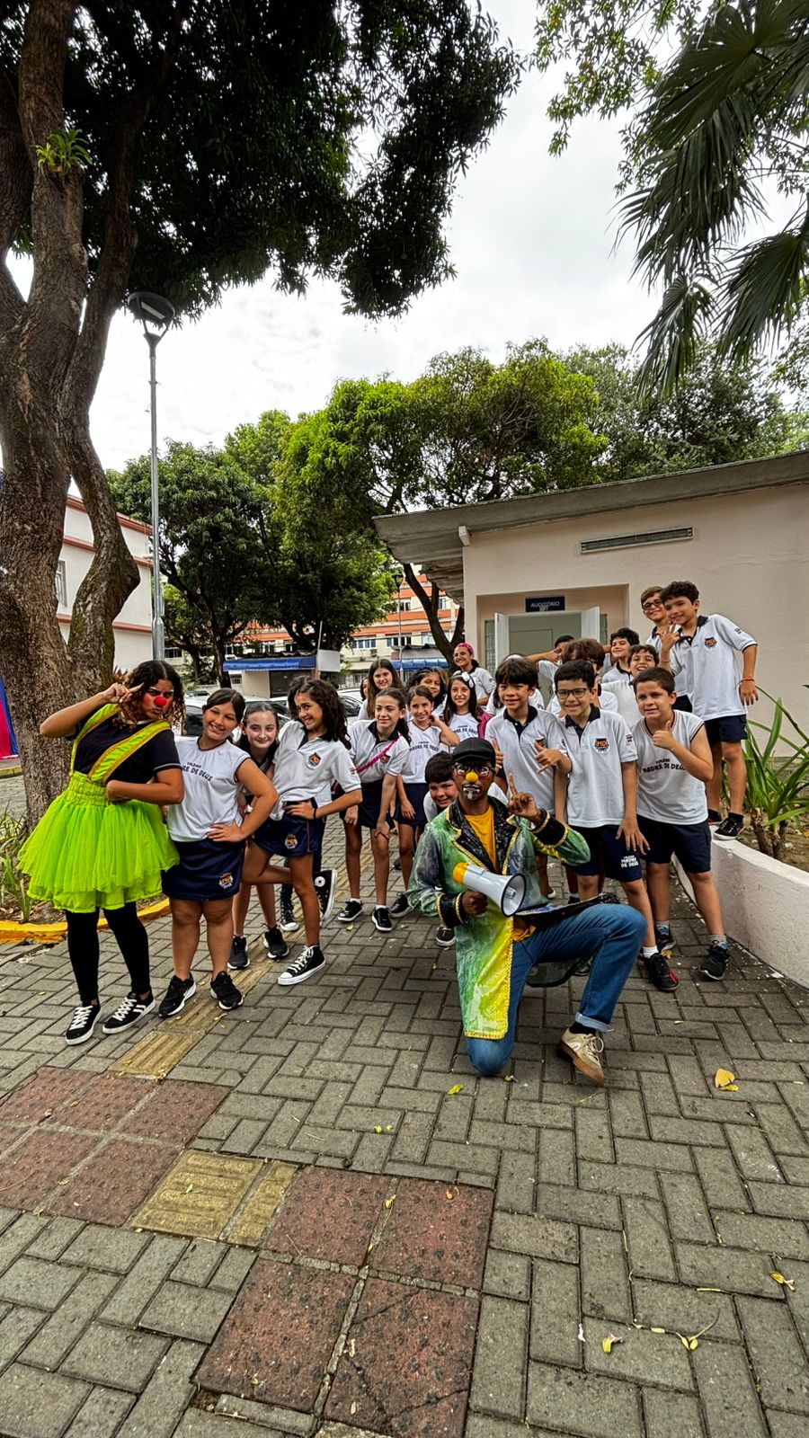 Unsa realiza apresentação teatral para Escola Madre de Deus na sede da Emlurb