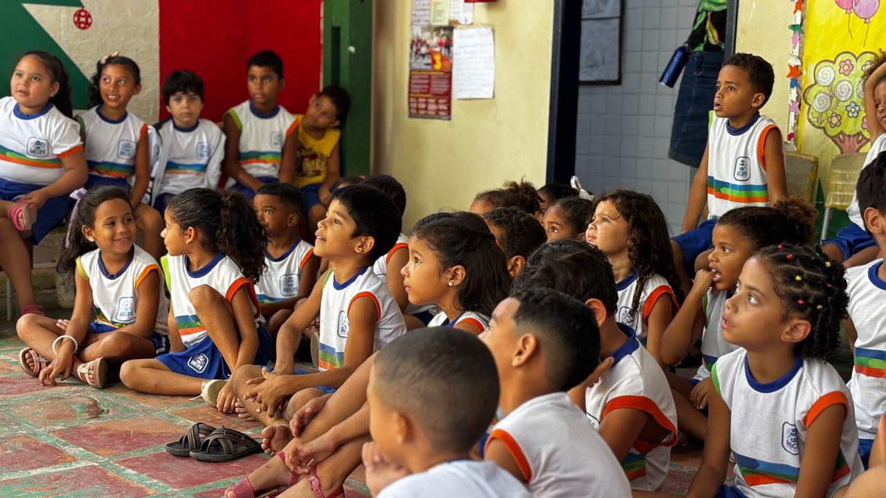 Emlurb realiza apresentação teatral em Escola Municipal Jader Figueiredo 