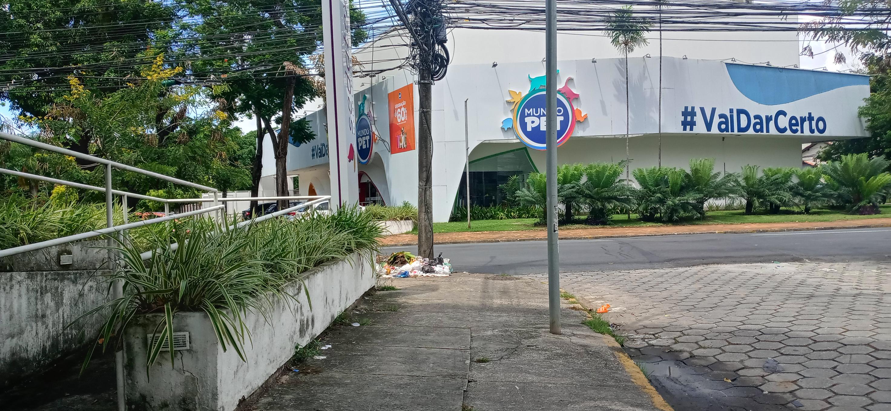 Emlurb realiza sensibilização em Rua Dr. João Santos Filho