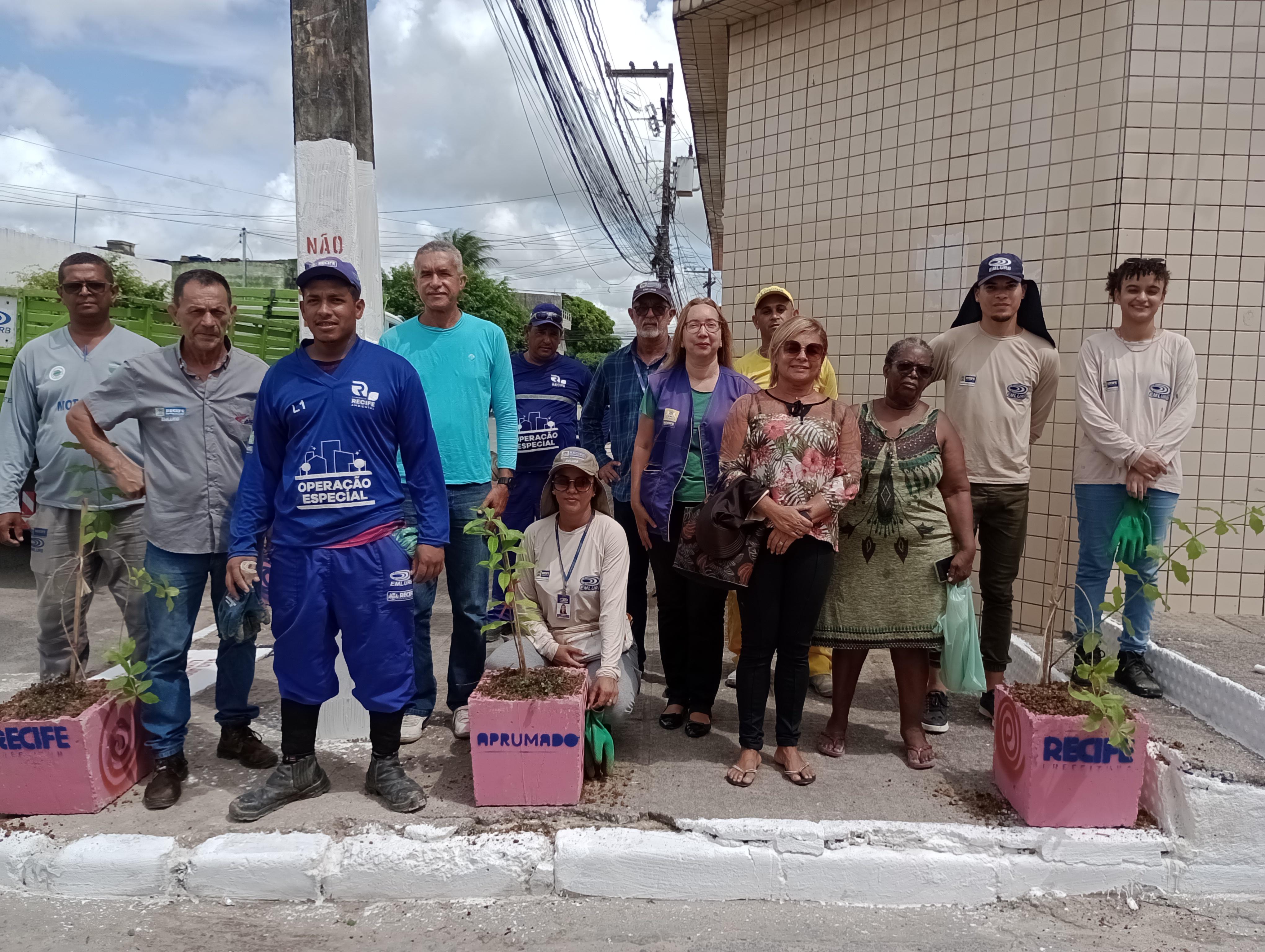 Emlurb realiza sensibilização na Rua Carneiro de Mariz