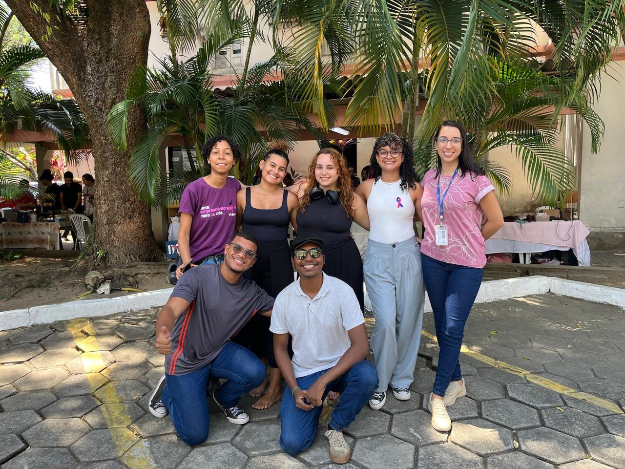 UNSA realiza performance teatral na sede da Emlurb sobre a prevenção contra ao câncer de mama